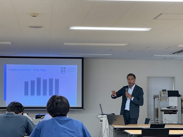 The royal Melbourne Hospital形成外科教授のAnand Ramakrishnan先生が当院を訪問されました。
