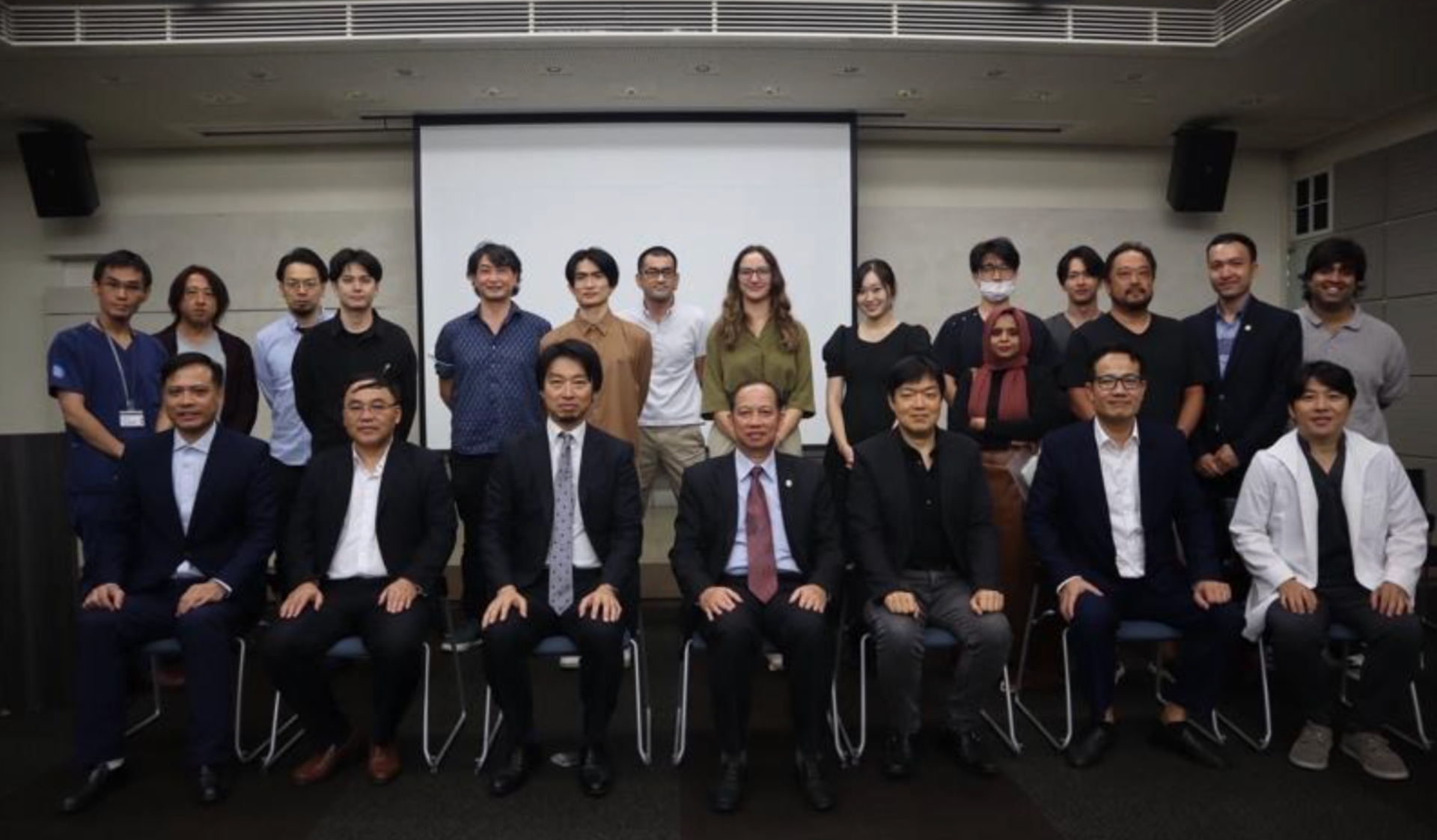 五十嵐先生、Lam先生の招待講演を執り行いました